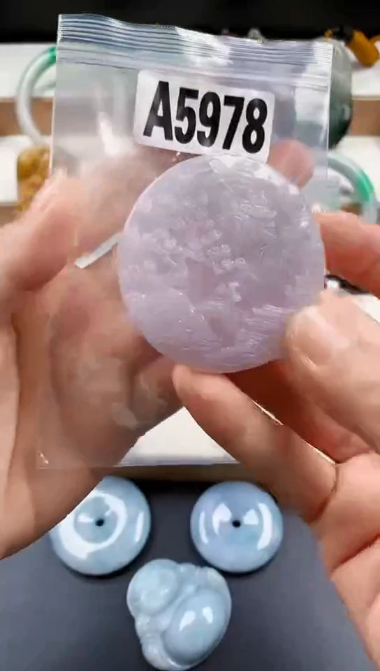 颈饰未镶嵌翡翠天然翡翠吊坠挂件