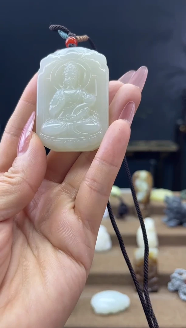 颈饰未镶嵌和田玉1