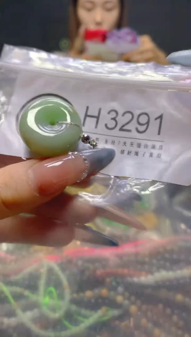 颈饰未镶嵌翡翠/H/翡翠A货，一件也是批发价