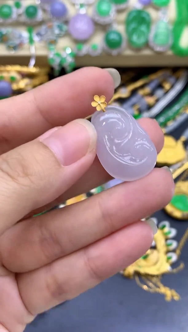 颈饰18K金镶嵌翡翠73-中国好珍宝