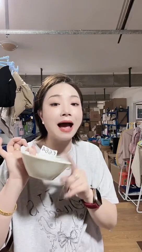 瓷片日本进口瓷器猫咪13CM小钵一只C664