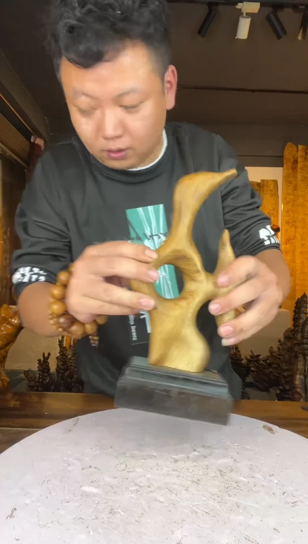 金丝楠?*彭553金丝楠自然随型摆件