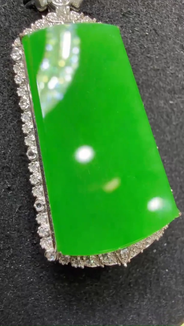 吊坠(不含链)18K金镶嵌翡翠多样性团购发一件