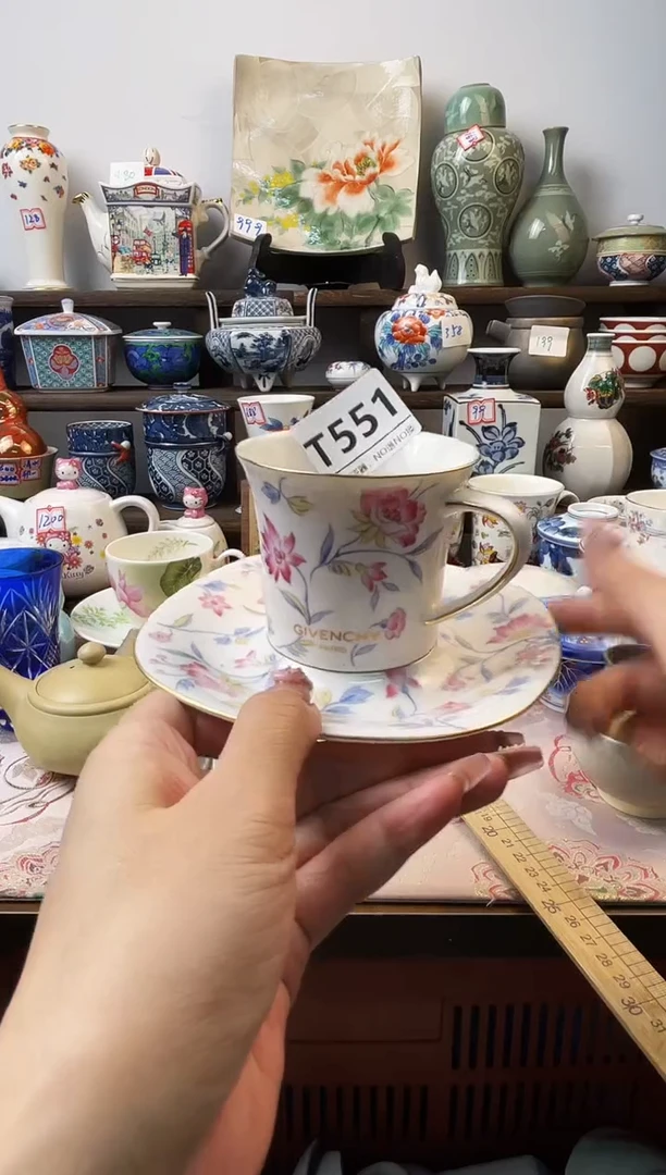 瓷片虹*喵T551不退不换.感谢理解