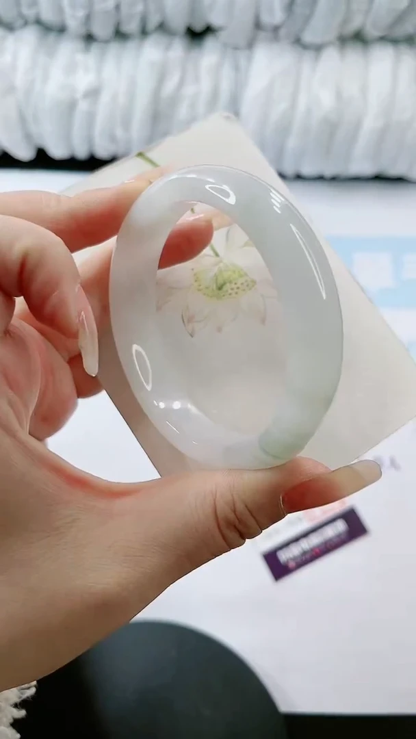 【闪购商品】石英质玉手镯未镶嵌多样性发货F546