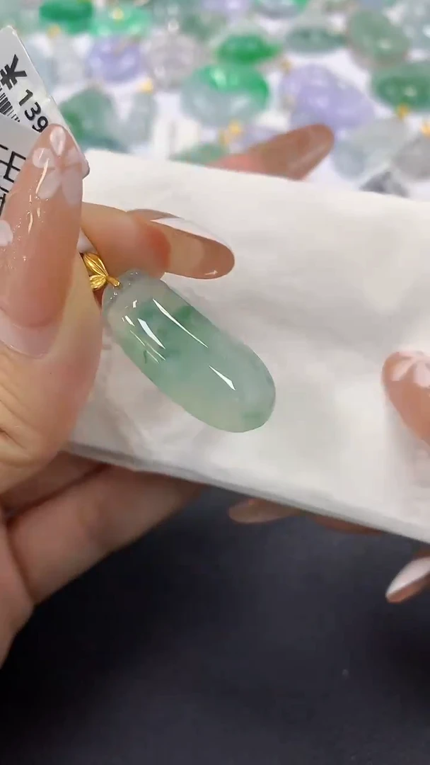 颈饰18K金镶嵌翡翠a货假一赔三支持复检百元上9元证书费自理