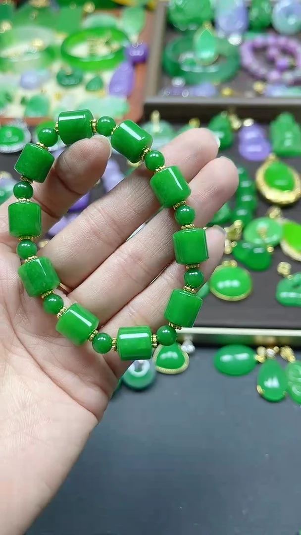 颈饰未镶嵌翡翠桶珠手串