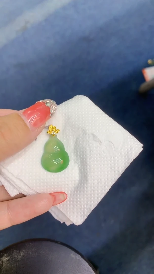 颈饰18K金镶嵌翡翠1