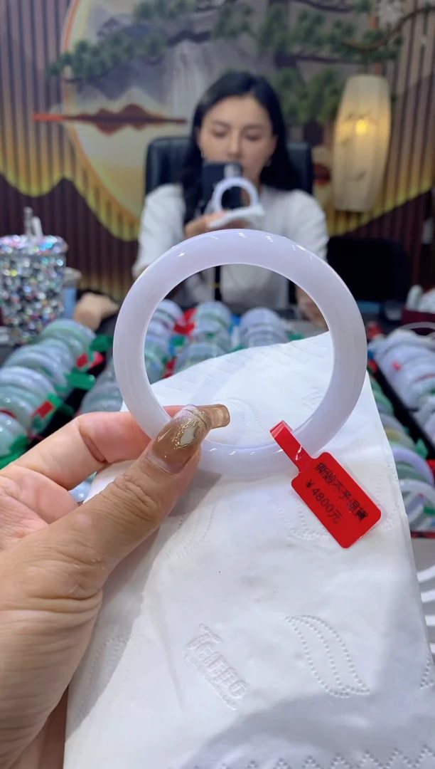 翡翠手镯未镶嵌多人07419