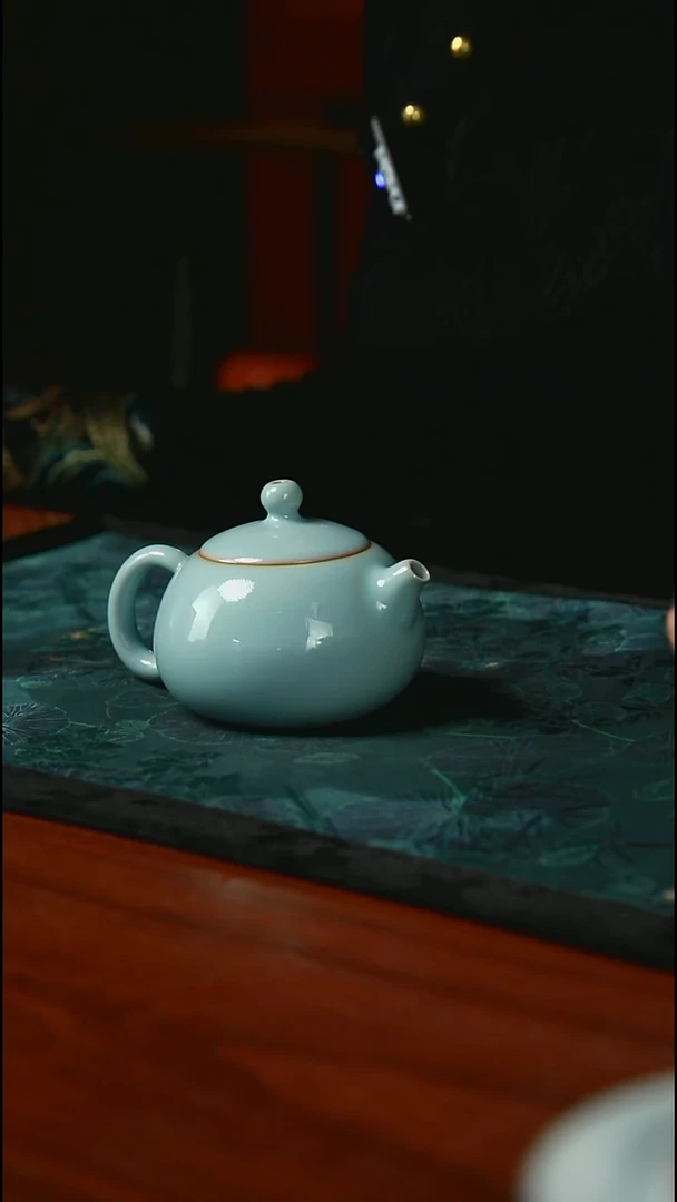 西施壶 支钉 开片 一级品  200毫升