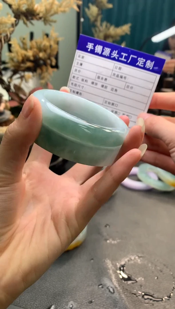 未镶嵌设置定制翡翠?**?定制手镯不退不换多样性发一件