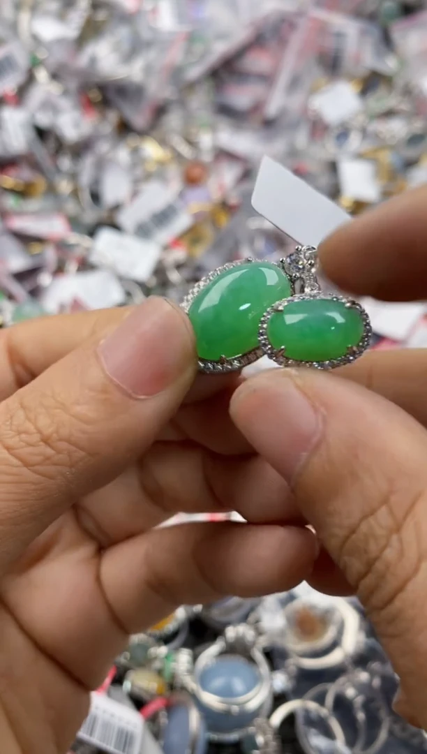 银S925镶嵌戒指翡翠888             9