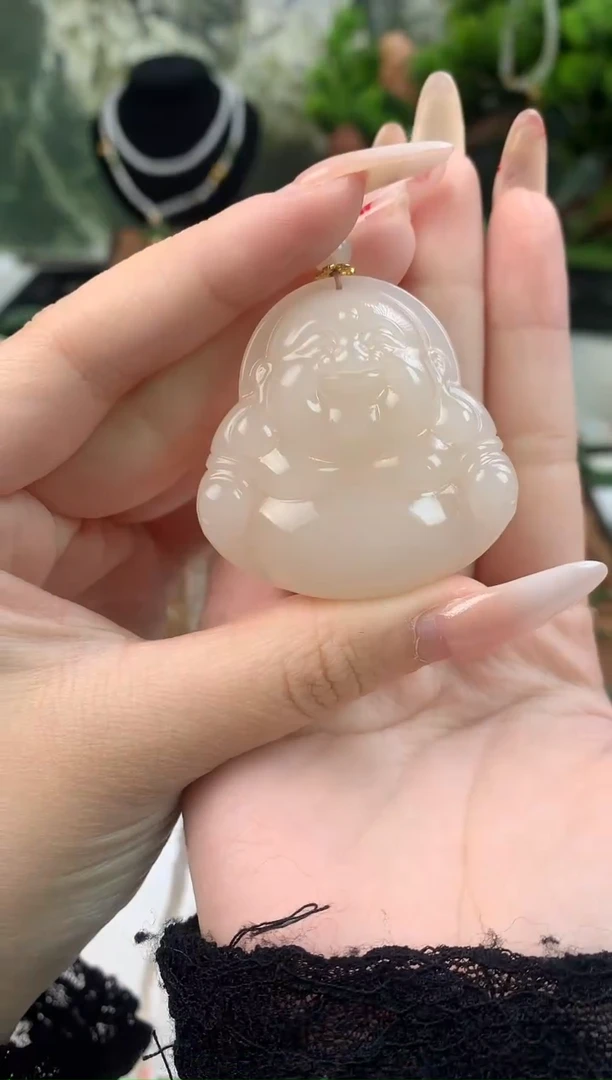 颈饰未镶嵌和田玉吊坠