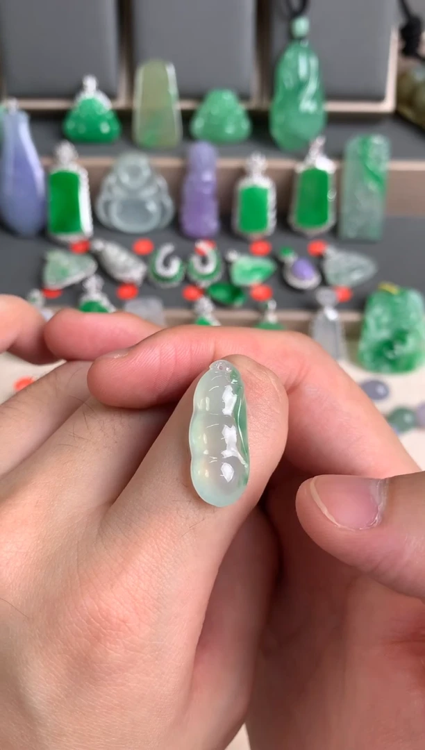 未镶嵌定制翡翠裸玉