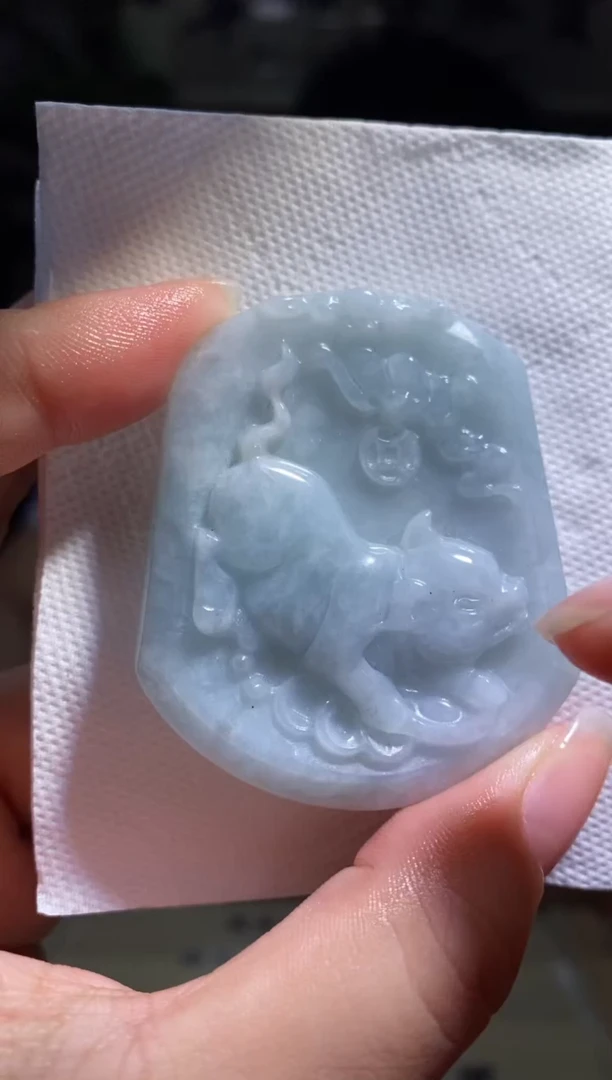 定制翡翠未镶嵌猪猪