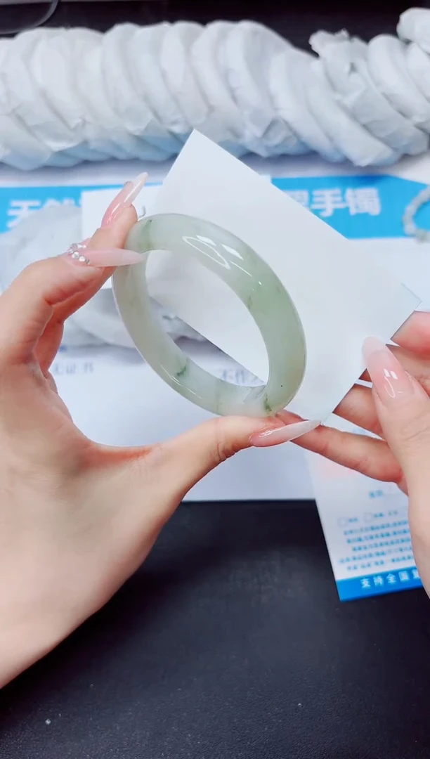 石英质玉手镯未镶嵌219/56.3