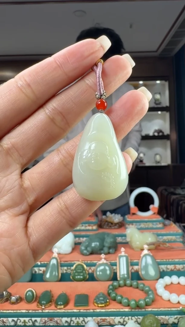 颈饰未镶嵌和田玉1