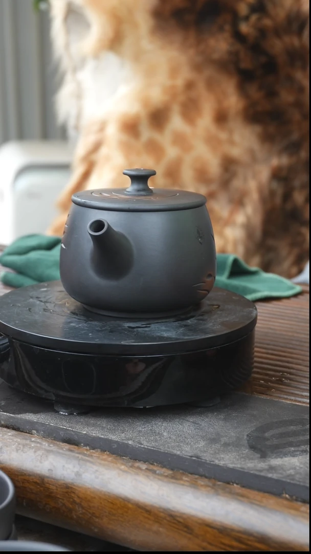 【闪购商品】建水紫陶竹纹浮雕汉瓦网孔单壶微瑕
