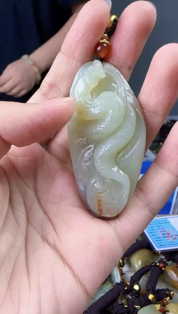 和田玉未镶嵌颈饰1