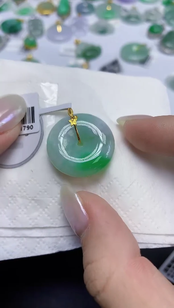 颈饰18K金镶嵌翡翠天然缅甸翡翠A货百元以上9元证书费自理