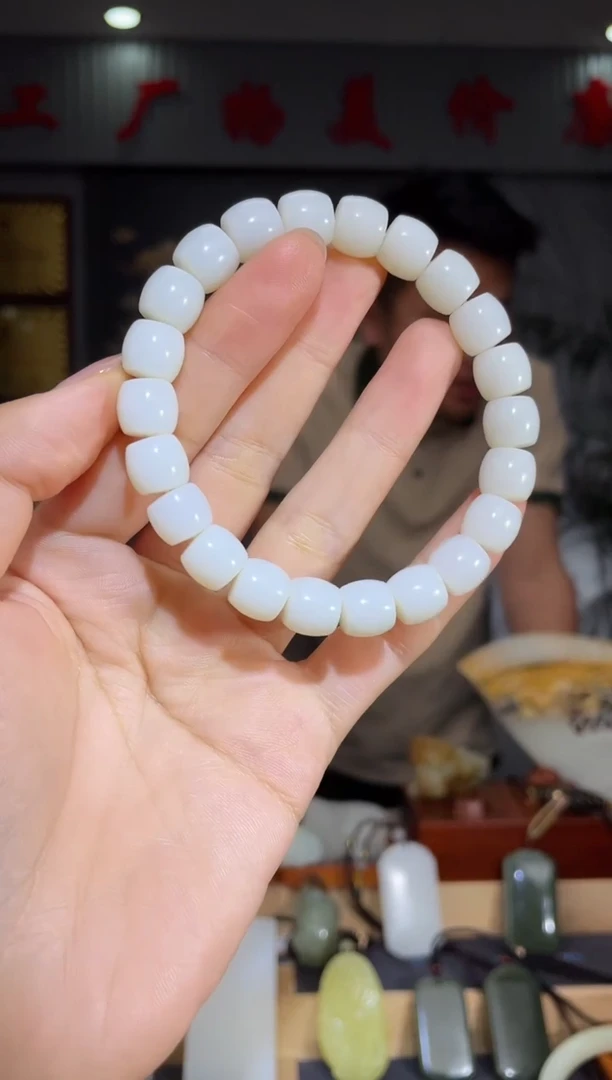 和田玉未镶嵌颈饰10