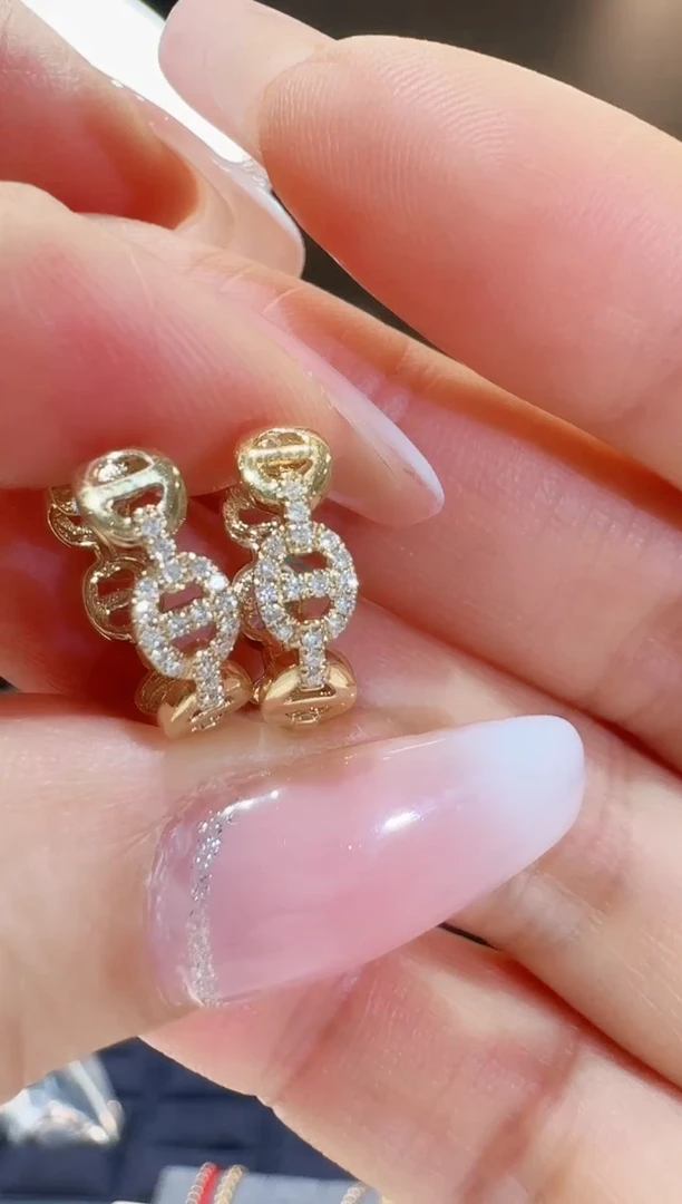 【闪购商品】钻石耳扣18K金镶嵌猪鼻子链条耳扣k黄