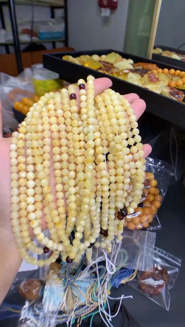 蜜蜡未镶嵌珠宝奇石多样性发一件