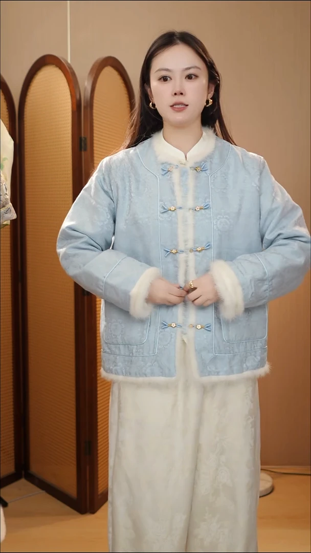 蓝色罗甸夹棉外套