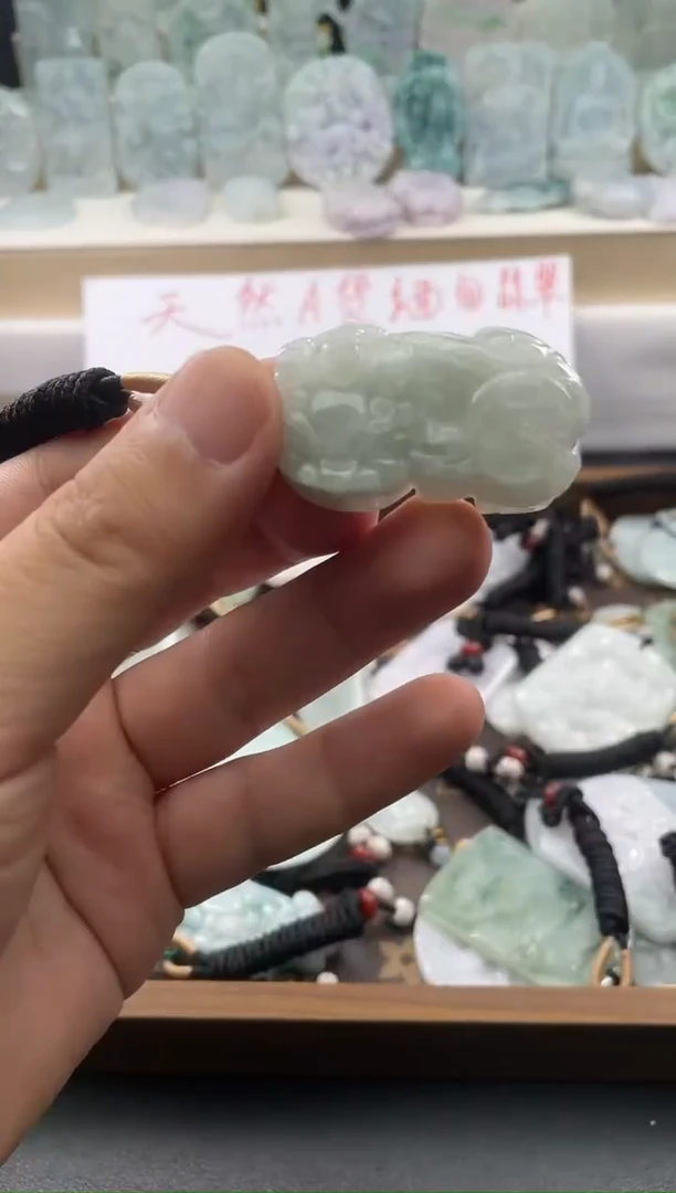 颈饰未镶嵌翡翠....10/19/.255