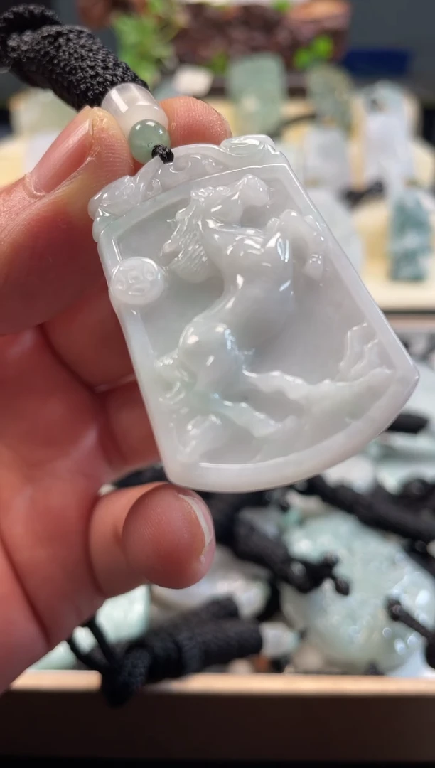 颈饰未镶嵌翡翠12/05/051