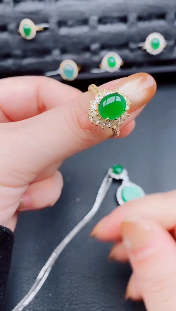 【闪购商品】翡翠戒指银S925镶嵌天然a货翡翠650