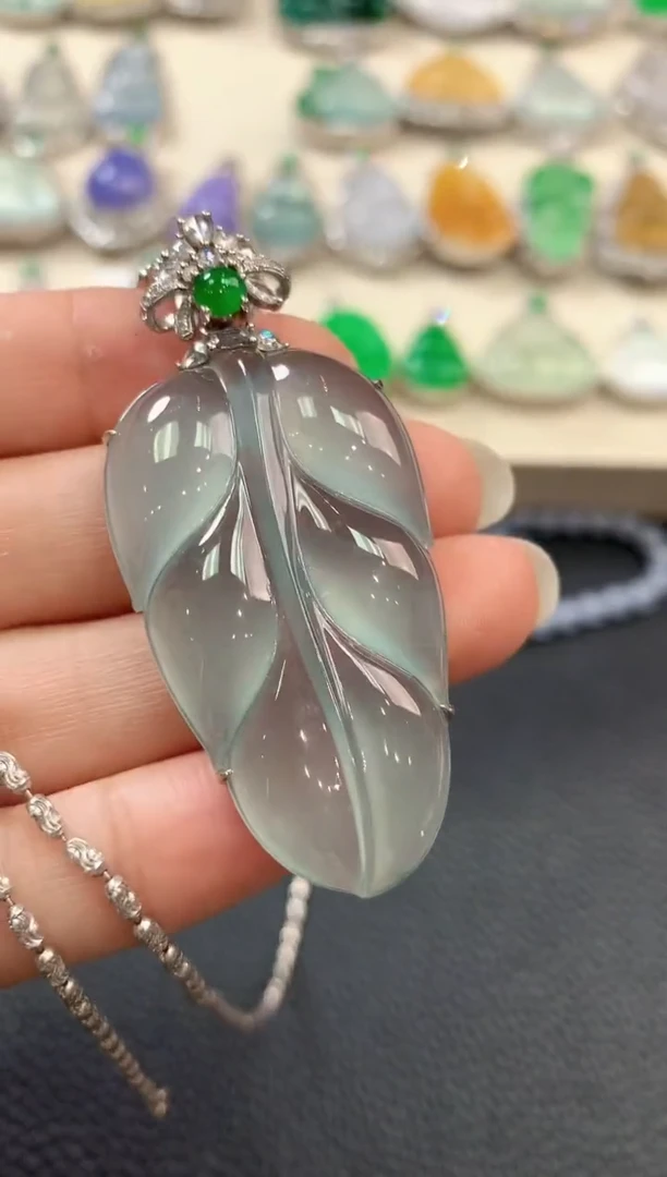 【闪购商品】翡翠吊坠(不含链)18K金镶嵌n1