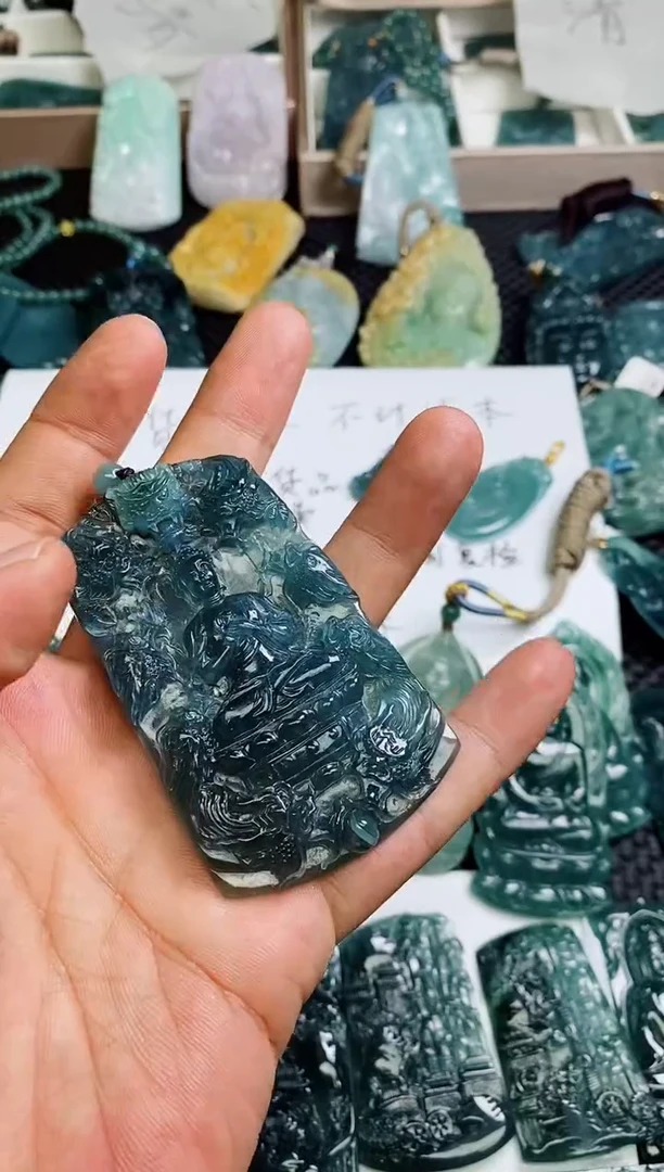 翡翠未镶嵌颈饰熙*呀