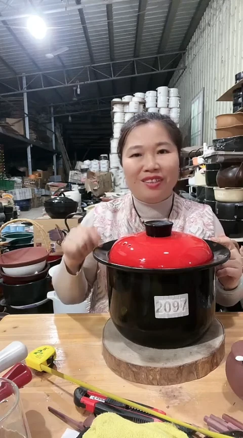 陶2097瑕疵打磨黑色帽锅带盖