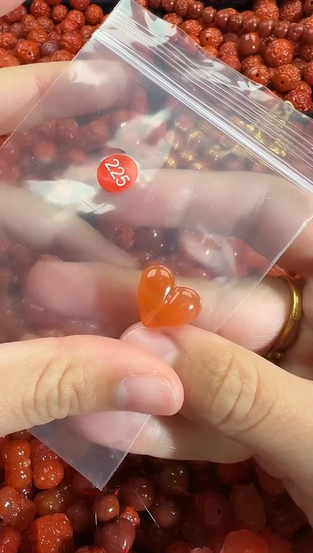 颈饰未镶嵌南红玛瑙1