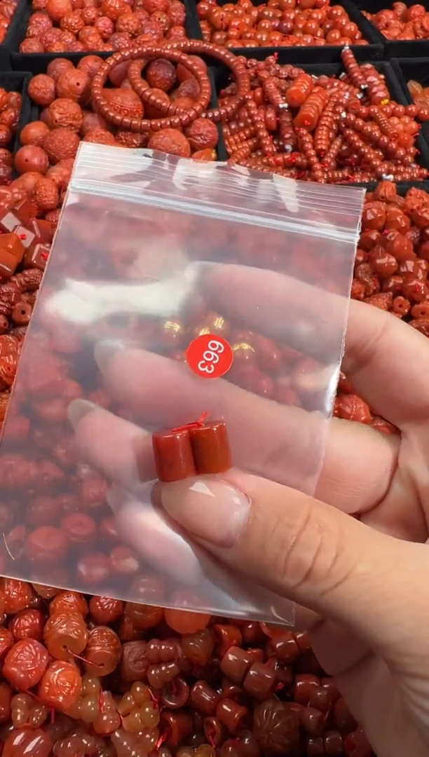 南红玛瑙未镶嵌颈饰1