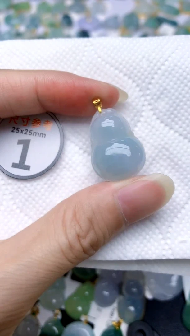 颈饰18K金镶嵌翡翠天然A货翡翠