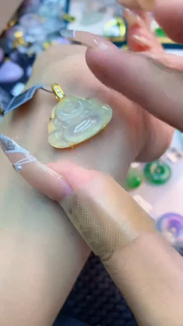 颈饰未镶嵌翡翠1