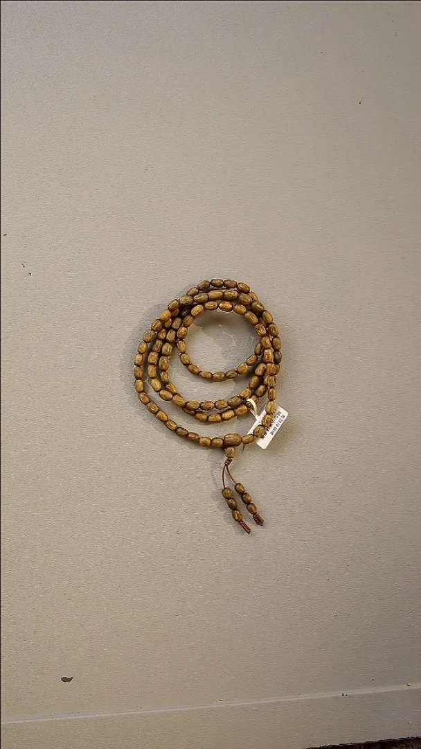 沉香手串莺歌绿棋楠随型多圈