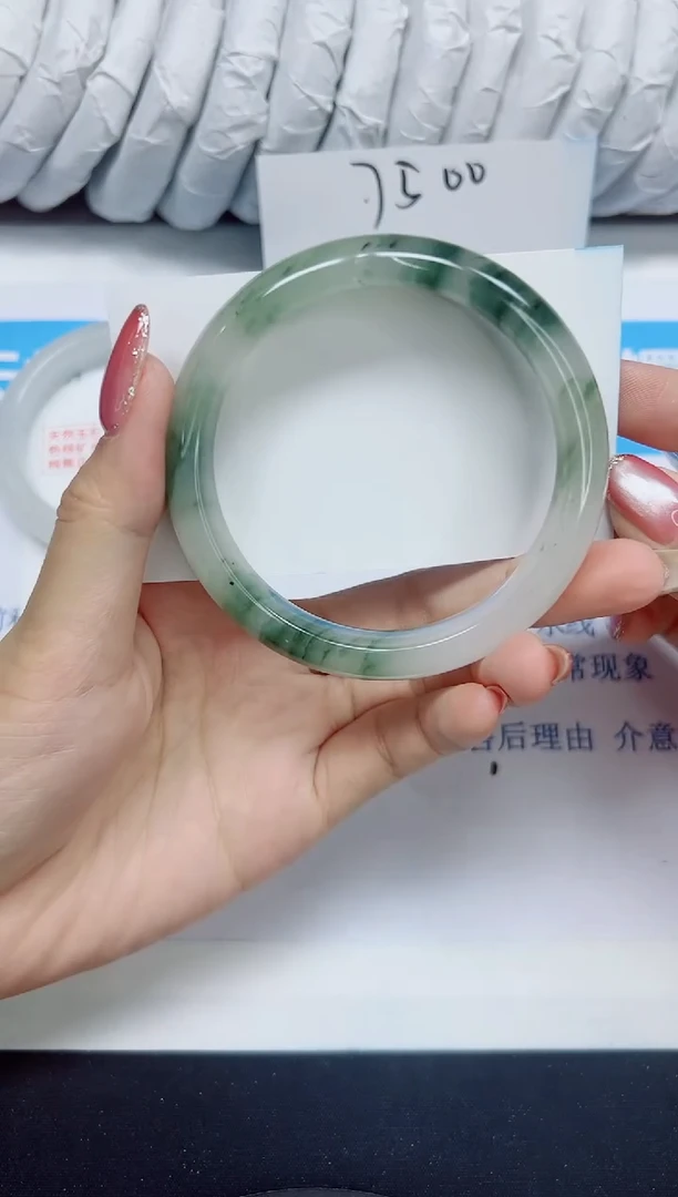 石英质玉手镯未镶嵌87/60