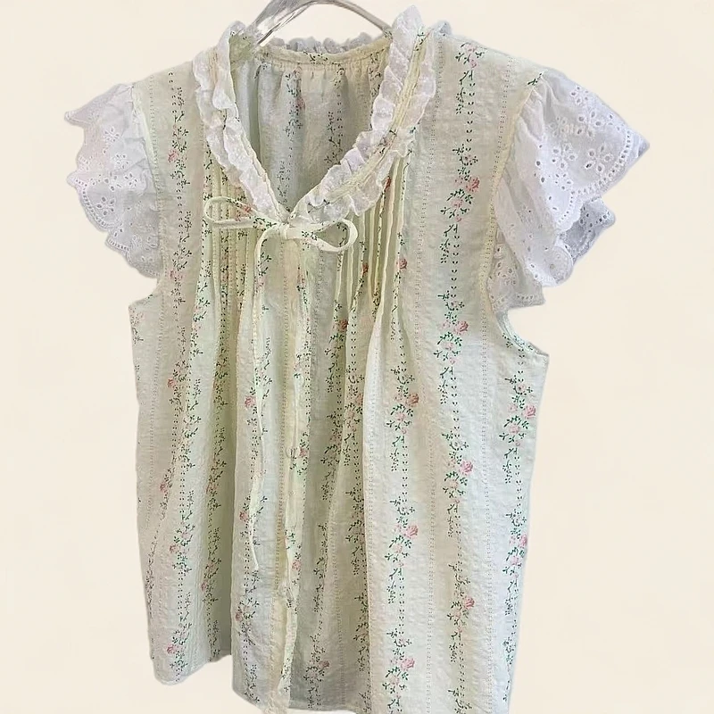 韩系碎花蕾丝拼接小飞袖衬衫上衣女夏季温柔甜美减龄别致衬衣