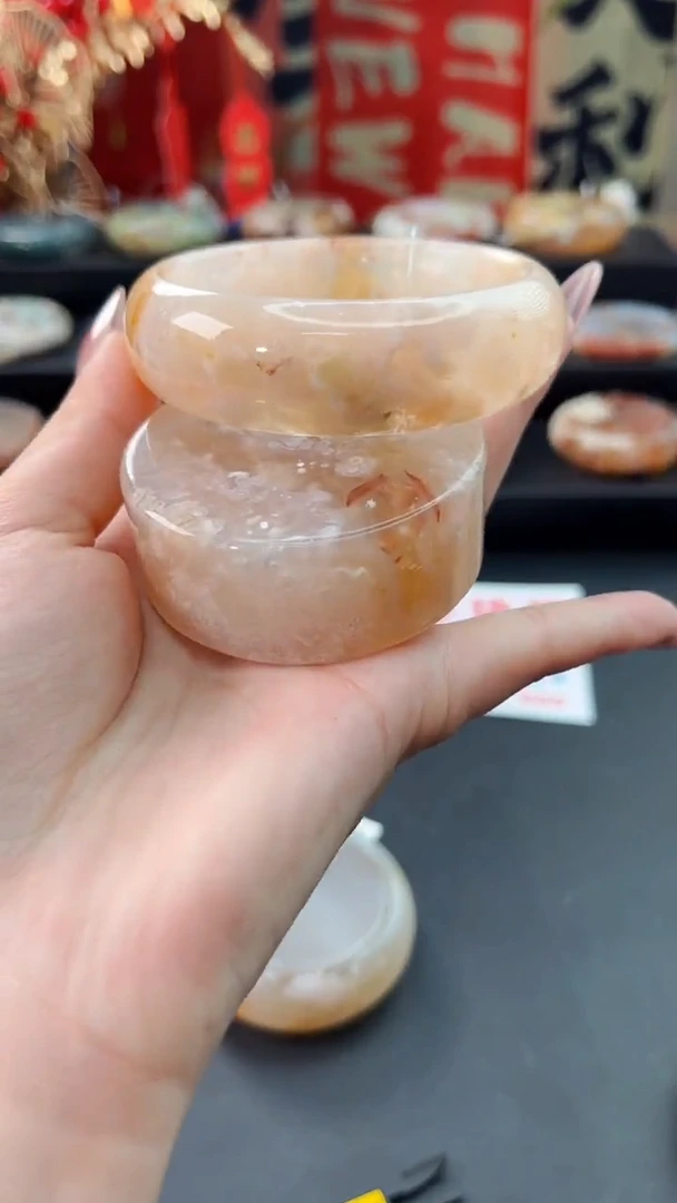 【闪购商品】石英质玉手镯未镶嵌赠送镯心（58圈口）