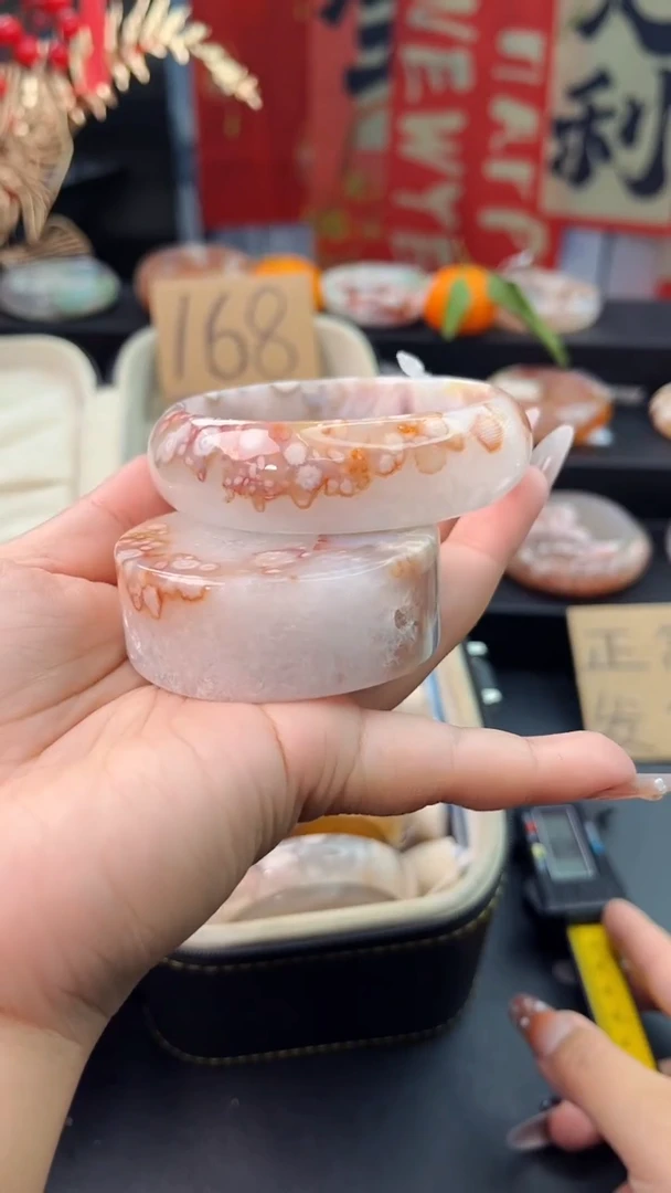 【闪购商品】石英质玉手镯未镶嵌赠送镯心（61圈口）