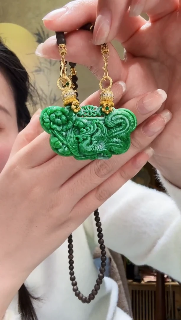 颈饰未镶嵌翡翠吊坠