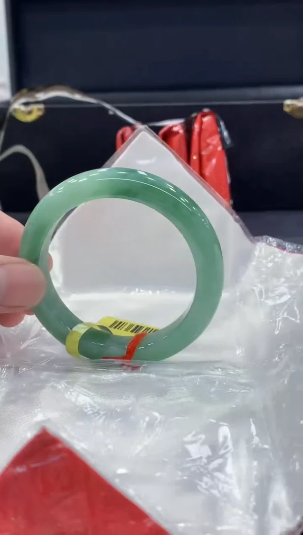 未镶嵌手镯翡翠翡翠手镯