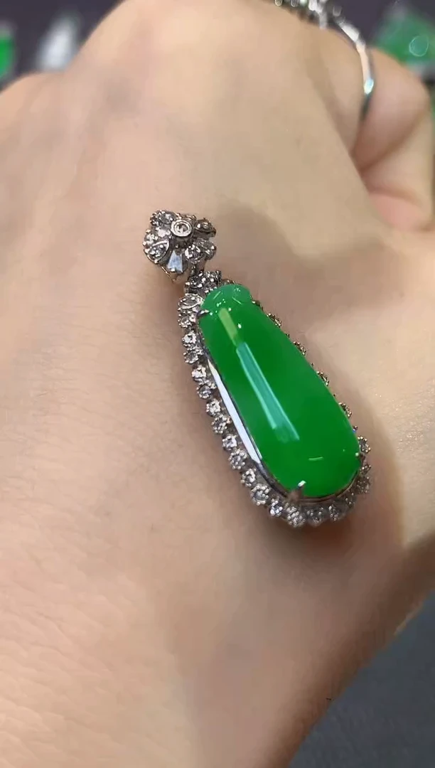 项链18K金镶嵌翡翠C47