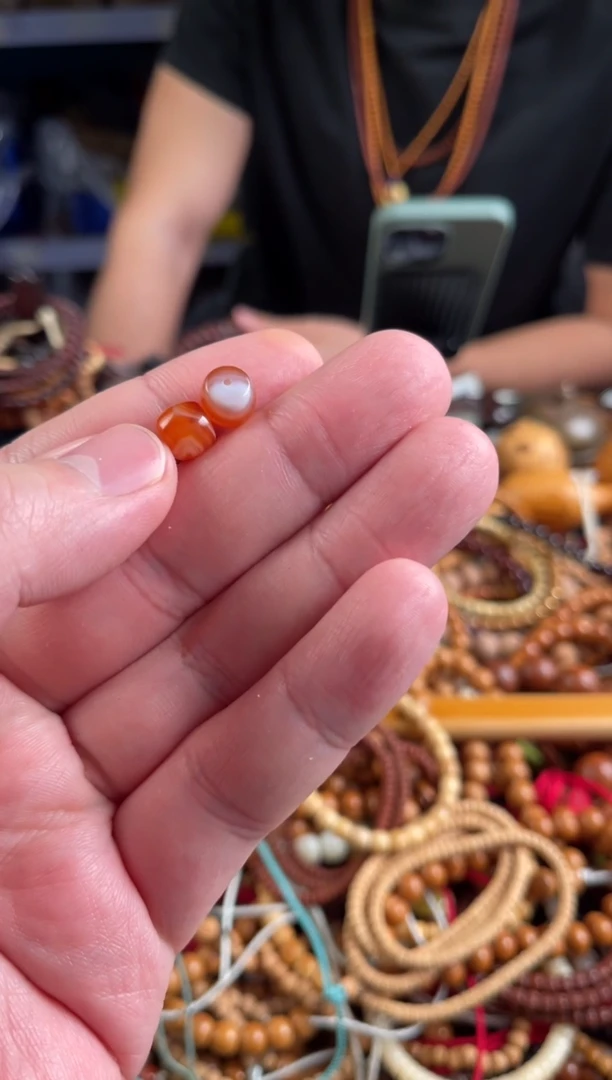 未镶嵌.玛瑙/玉髓王胖子文玩工作室三文鱼直切9*8左右一对随机发