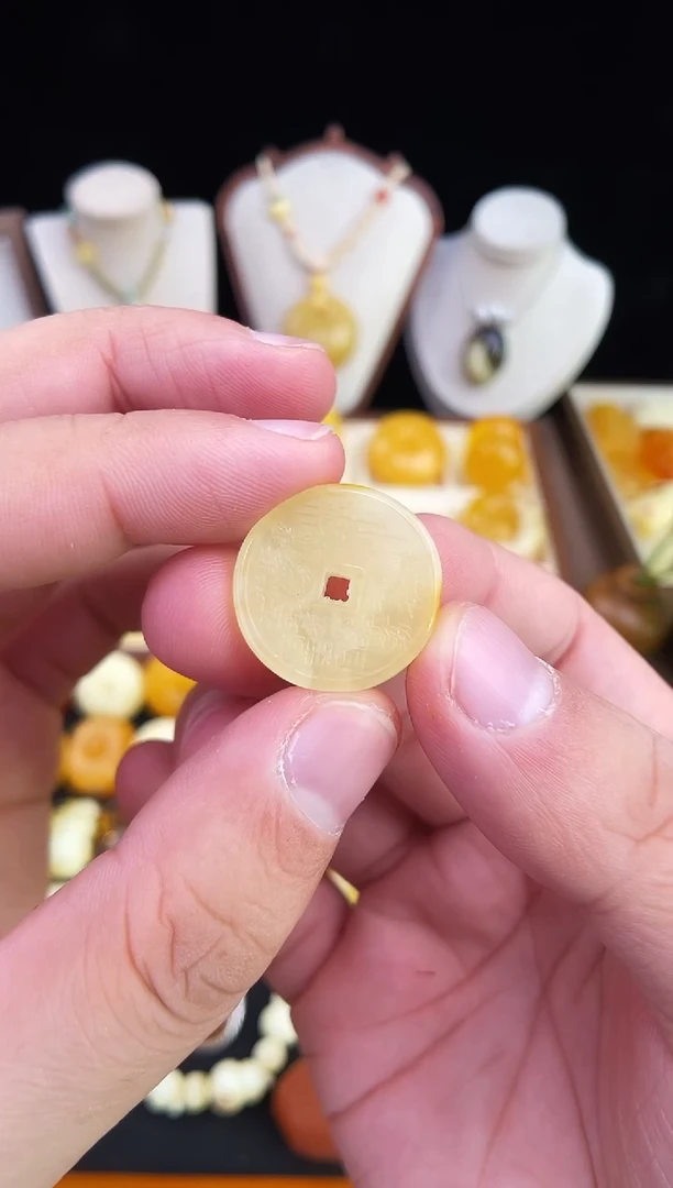 琥珀未镶嵌珠宝奇石柒月