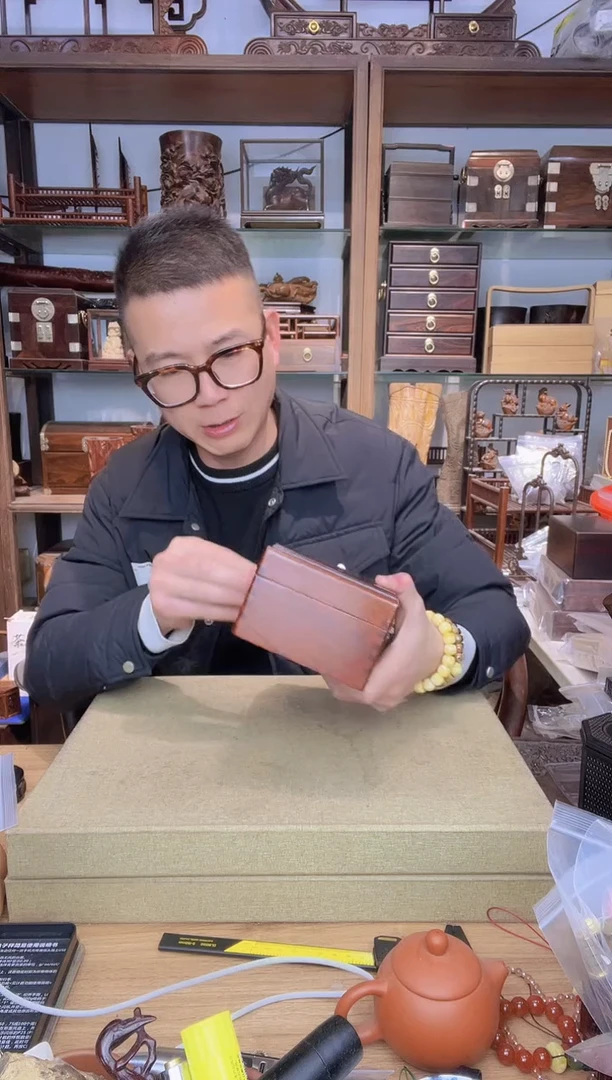 【闪购商品】乌木类书架136红檀20公分长方翻盖盒  瑕疵