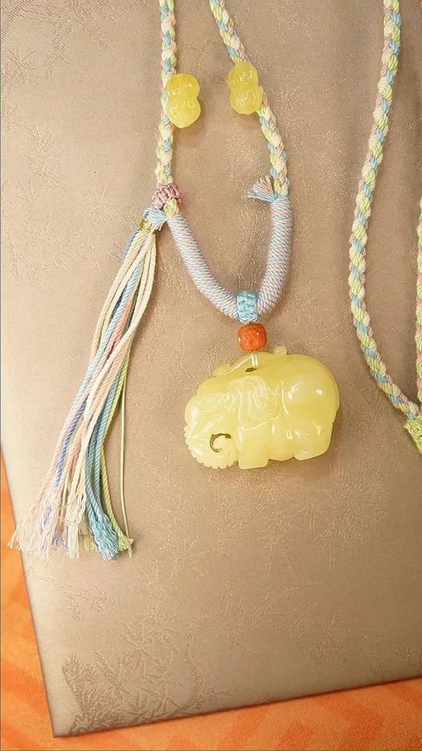 【闪购商品】琥珀颈饰未镶嵌颈饰